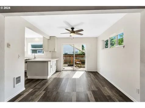 412 NE Roselawn Street Portland OR 97211