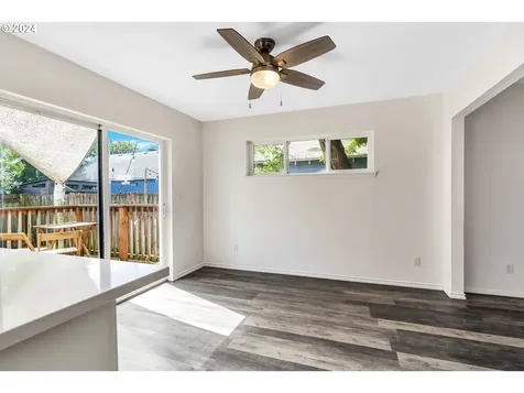 412 NE Roselawn Street Portland OR 97211