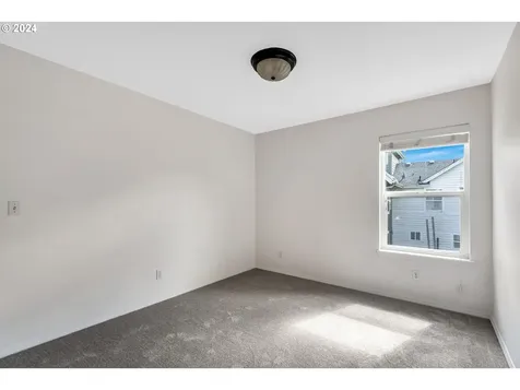 412 NE Roselawn Street Portland OR 97211