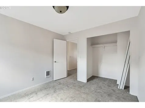 412 NE Roselawn Street Portland OR 97211