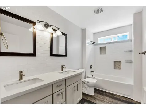 412 NE Roselawn Street Portland OR 97211