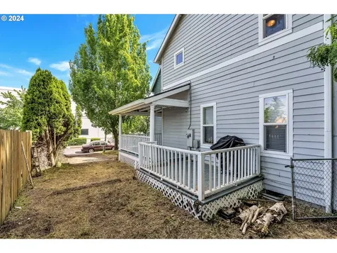412 NE Roselawn Street Portland OR 97211