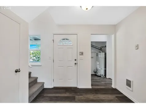 412 NE Roselawn Street Portland OR 97211