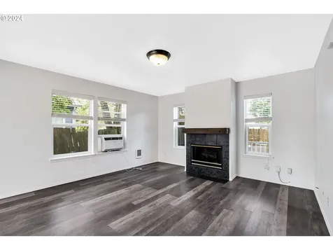 412 NE Roselawn Street Portland OR 97211