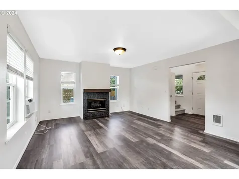 412 NE Roselawn Street Portland OR 97211