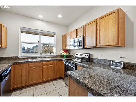 1529 S 59th Street Springfield OR 97478