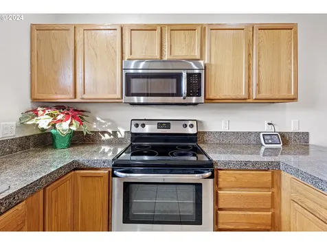 1529 S 59th Street Springfield OR 97478
