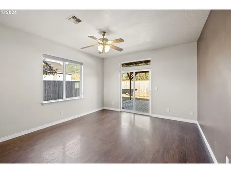 1529 S 59th Street Springfield OR 97478