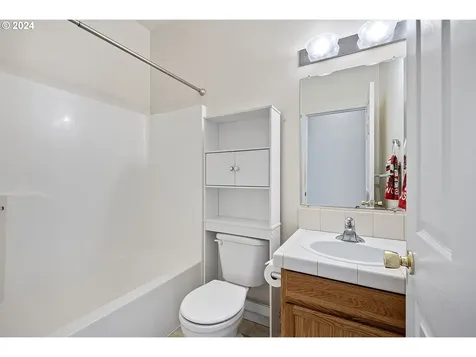 1529 S 59th Street Springfield OR 97478