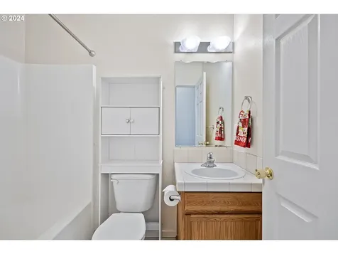1529 S 59th Street Springfield OR 97478