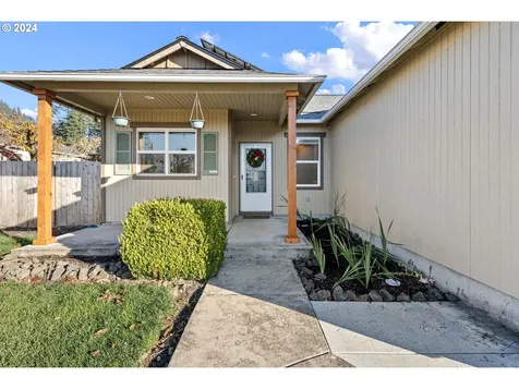 1529 S 59th Street Springfield OR 97478