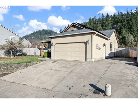 1529 S 59th Street Springfield OR 97478