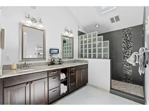 18984 S Forest Grove Loop Oregon City OR 97045
