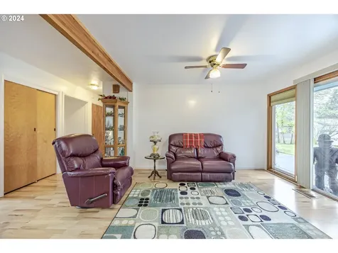 48340 Hills Street Oakridge OR 97463