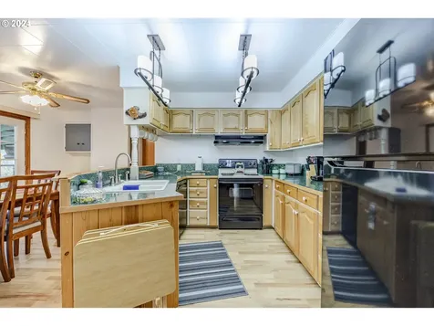48340 Hills Street Oakridge OR 97463