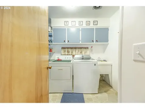 48340 Hills Street Oakridge OR 97463