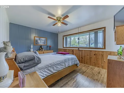 48340 Hills Street Oakridge OR 97463