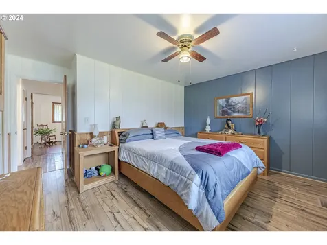 48340 Hills Street Oakridge OR 97463