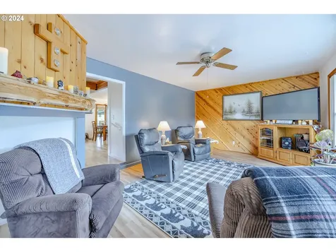 48340 Hills Street Oakridge OR 97463