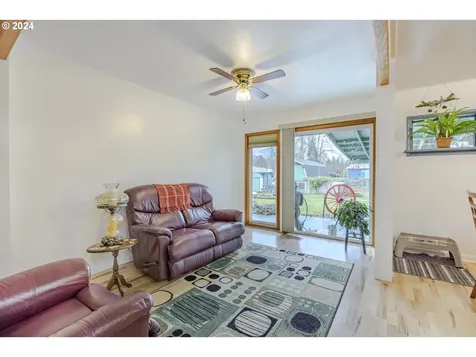 48340 Hills Street Oakridge OR 97463