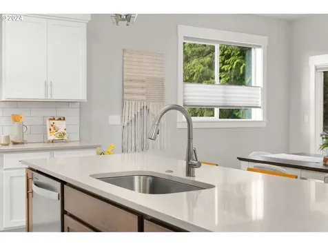17590 SW Sunview Lane Beaverton OR 97007