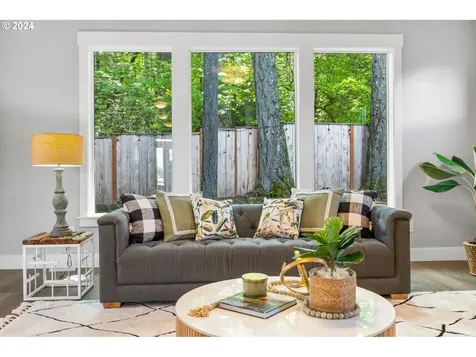 17590 SW Sunview Lane Beaverton OR 97007