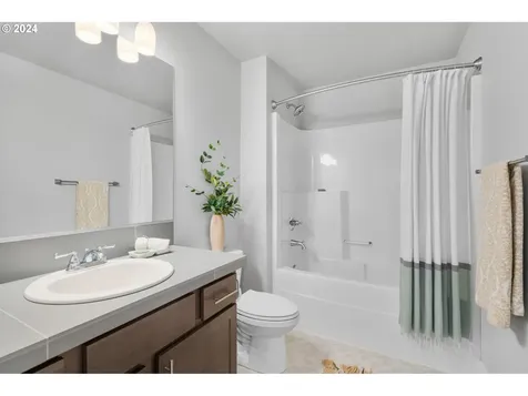17590 SW Sunview Lane Beaverton OR 97007