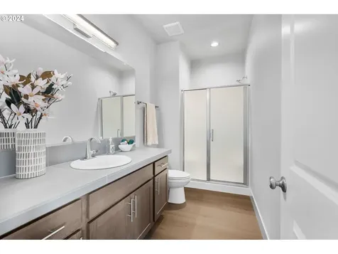 17590 SW Sunview Lane Beaverton OR 97007