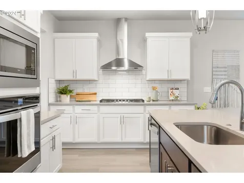 17590 SW Sunview Lane Beaverton OR 97007