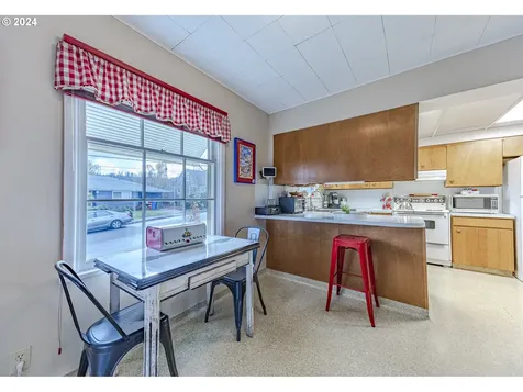 2696 Portland Street Eugene OR 97405