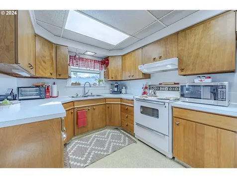 2696 Portland Street Eugene OR 97405
