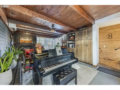 2696 Portland Street Eugene OR 97405