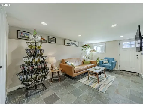2696 Portland Street Eugene OR 97405