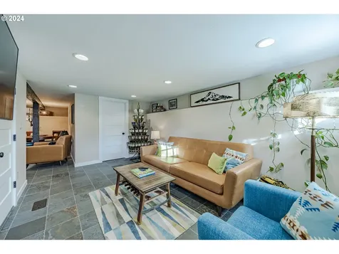2696 Portland Street Eugene OR 97405