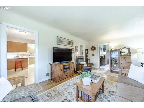 2696 Portland Street Eugene OR 97405