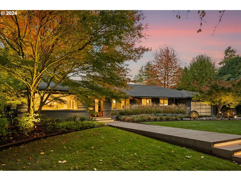 611 SE Saint Andrews Drive Portland OR 97202