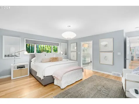 611 SE Saint Andrews Drive Portland OR 97202