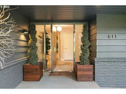 611 SE Saint Andrews Drive Portland OR 97202