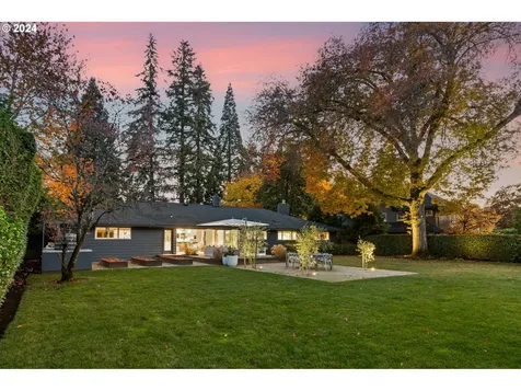 611 SE Saint Andrews Drive Portland OR 97202