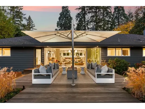 611 SE Saint Andrews Drive Portland OR 97202