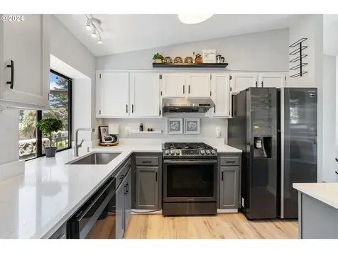 5734 Se Harold Street Portland OR 97206