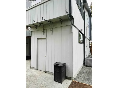5734 Se Harold Street Portland OR 97206