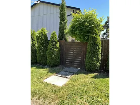 5734 Se Harold Street Portland OR 97206