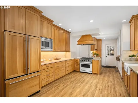 2885 NW Shenandoah Terrace Portland OR 97210