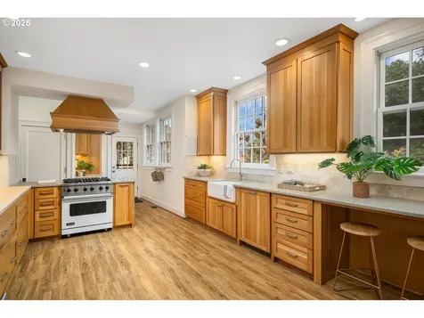 2885 NW Shenandoah Terrace Portland OR 97210