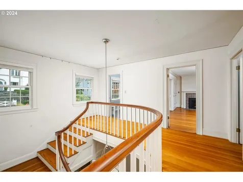 2885 NW Shenandoah Terrace Portland OR 97210