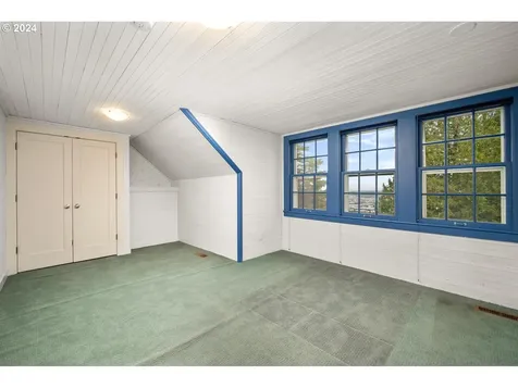 2885 NW Shenandoah Terrace Portland OR 97210
