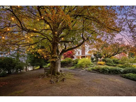 2885 NW Shenandoah Terrace Portland OR 97210