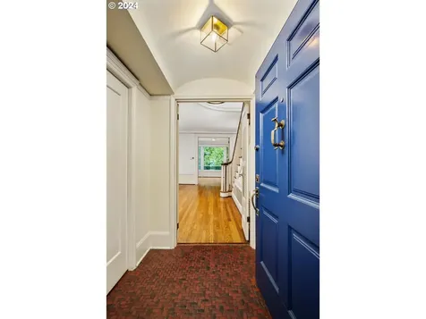 2885 NW Shenandoah Terrace Portland OR 97210