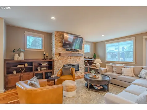 5213 I Street Washougal WA 98671
